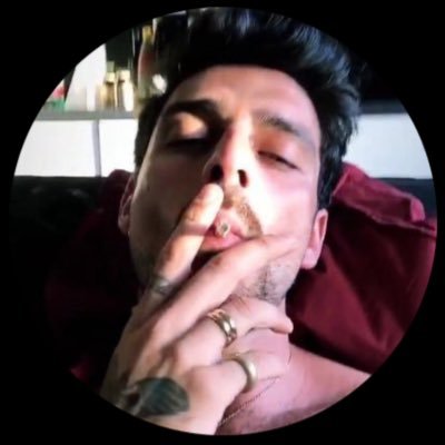 xzaei7's profile picture. 😋 تعالي بسريه والله حتى لو حسابك عام اتقبل جميع الميول