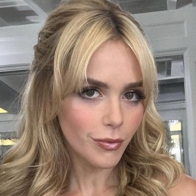 Hot Hollywood actress. No taboos, no limits. Age flexible. Serious Fem lean. No futa, no wrestlers, please. *PARODY RP* **Throne tributes available**