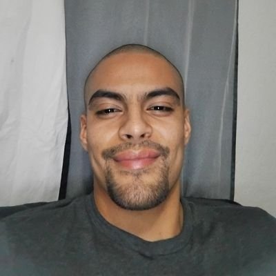 E7100H's profile picture. 