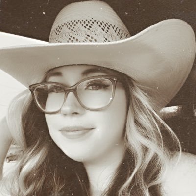 ghosttowngirl19's profile picture. I rather spend my free time with my family or going swimming with a cold one in my hand