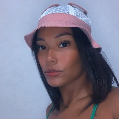 ,Capricorniana ♑️ Bem-me-quero, me basto.