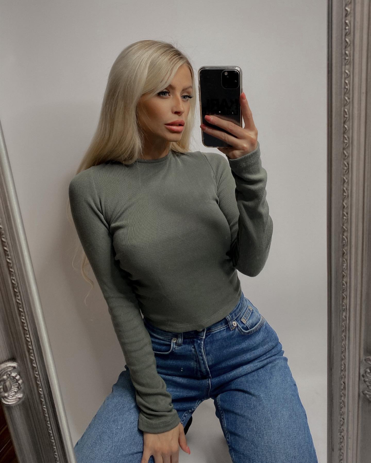 DeannaGutm14321's profile picture. Gods determine what you're going to be。