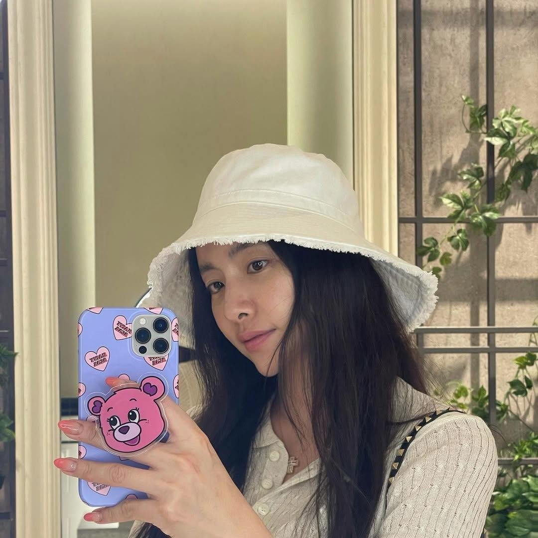 AdaOliver195525's profile picture. I’m a lover of all things beautiful. Looking for someone who can see the beauty in me, flaws and all.