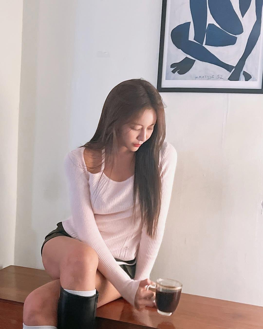 DelaneyHow80911's profile picture. Looking for my person—the one who makes every moment count and every day an adventure.