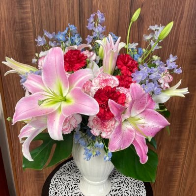 お花が大好き❤写真を撮ったり、お花を生けたり❣️韓国料理や梅シロップ、らっきょう、梅干し作りをして健康食を研究しています❣️ベジタリアンの私は、将来喫茶店経営を夢として地域の憩いの場を提供したいです。聖書,韓国語を勉強中❣️ 富山県,石川県,愛知県 岐阜県 静岡県,三重県 、東京都 、現在神奈川県在住
