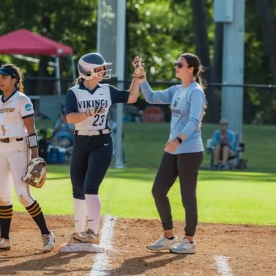 Assistant Coach @BerrySoftball | Mental Performance Coach | @elonsoftball Alum | @packsoftball Alum