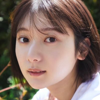 女優 / Flat entertainment所属。2000年生まれ。千葉県出身。 2022年から本格的に女優として活動をスタートし、映画の主演も果たす。 ジャンルを問わないスタイルでファッションアイコンとしても注目を集めている。