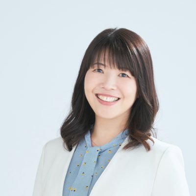 au1982917's profile picture. ラジオパーソナリティ・「社内の空気を声でつなぐ」社内ラジオ等音声コンテンツ企画制作・インタビュー・ナレーションなど承ります｜独立10年｜鹿児島生まれ奄美育ち、水戸富山奄美小倉福岡山口→練馬｜音楽運転温泉方言と民俗アニメ｜Podcast #しゃべりながら考える ｜お問合せは公式サイトから👇｜i7は2•8寄りの箱📦