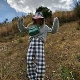 Seewer87762's profile picture. 📈 digging into tech stocks lover, curious girl! open to insights. DM me about interest rates! 💡 #Nasdaq #Stocks