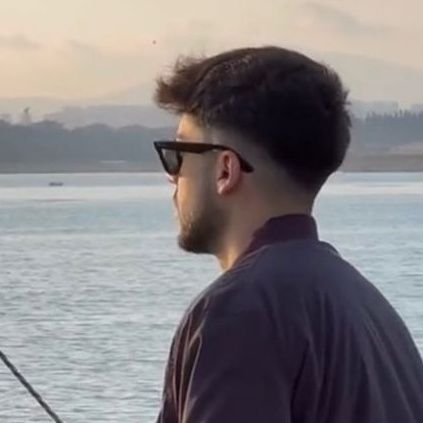 vadood's profile picture. آمین می‌شود 
هر آنچه می‌پنداری ✌🏼
#فالوبک_فوری