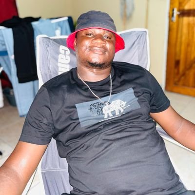 I'm one of a kind‼️
📍IG: nepando_pau96
|°Simply look at me,God is amazingly creative💯 |Land Cruiser LX V8🕯️🕯️ 🔴MAN UTD🔴🔥 🇳🇦