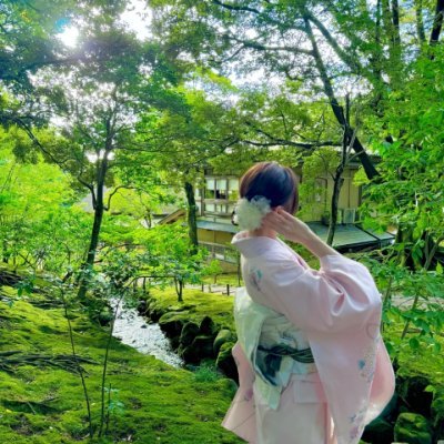 新しい扉へと歩みを進めましょう。ドアの後ろには、たいてい何か驚くべきものがあります。私は34歳で、現在独身です。気に入っていただけたら、ぜひフォローしてプライベートメッセージを送ってください。