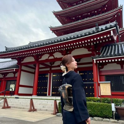 新しい扉へと歩みを進めましょう。ドアの後ろには、たいてい何か驚くべきものがあります。私は34歳で、現在独身です。気に入っていただけたら、ぜひフォローしてプライベートメッセージを送ってください。