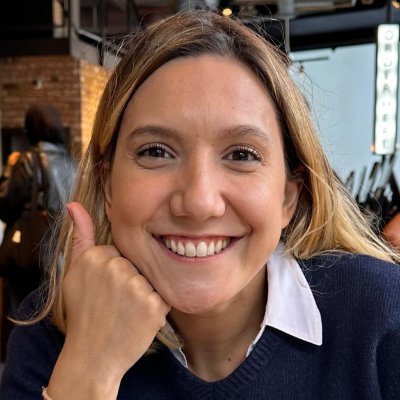 r_sicarvalho's profile picture. Orgulhosamente moderada. Interessada pelo mundo com o coração verde e branco. 90% das vezes uma bem disposta. Ah! E uma tecnológica permite-me pagar as pontas.