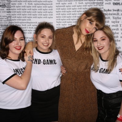 Triplet Swifties. Perth/Australia. Met Taylor on 19/10/18 follow us on Instagram: Triple_Swift