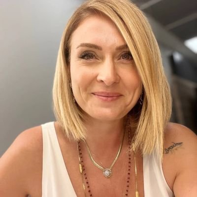 Catalina42715's profile picture. Never dream to give up in life, your dreams must surely come through.
