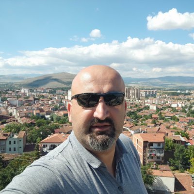 melihahmetkuscu's profile picture. buralar hep official.beyaz tik etrafı mavi.