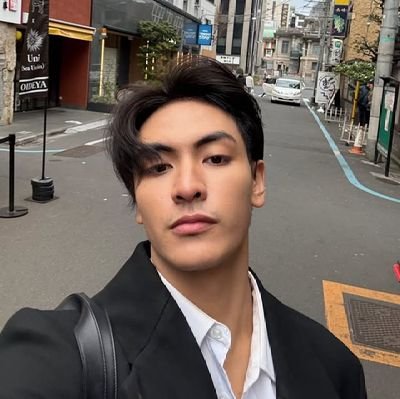 jm_wiwi54834's profile picture. just kidding bro