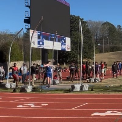 I’m a 2028 grad attending Jefferson high school I’m a track and field athlete Discus PR:122FT. Shotput PR: 36-1FT