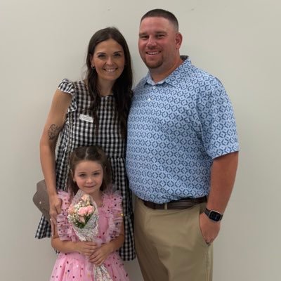 Coach's Wife. FCS Teacher. TAFE Advisor. Girl Mom. Go Bears.