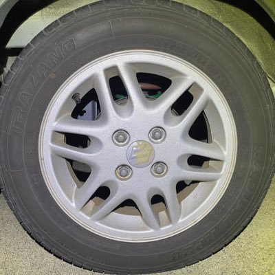 @Unknown_ikarosのサブ垢です 30過ぎで人生初のマイカーを入手w 3速がよくすっぽ抜けるボロターボまんび乗りです