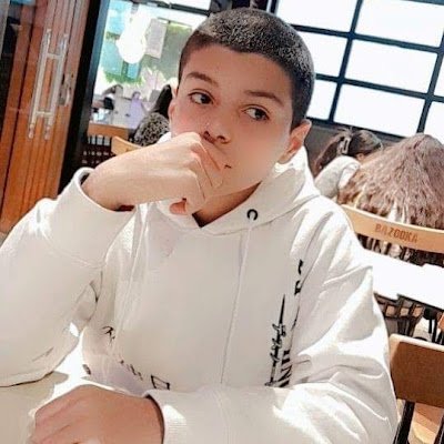 Aliwalid7_7's profile picture. 