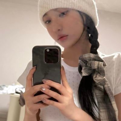 whois_sophiaaaa's profile picture. semi ia cuzzz of school 💔💔