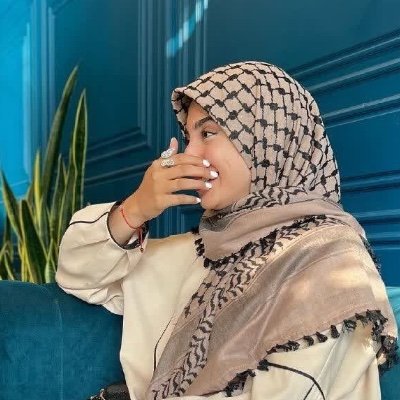 مادرم حضرت زهرا(س)💚پدرم حضرت علی(ع)💚
دانشجویی در مسیر معلم شدن🌱
#مذهبی #انقلابی #رهبری #فالو_بک