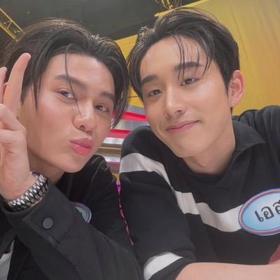 •`||~ʟᴏᴠᴇɪꜱʟᴏᴠᴇ🌈 #lykn
♡||~@williamjkp1 @est_rvp ~
🦄||~ᴡɪʟʟɪᴀᴍᴇꜱᴛ🎸🐬
♡||~@jeffsatur🪐#thameposeries '