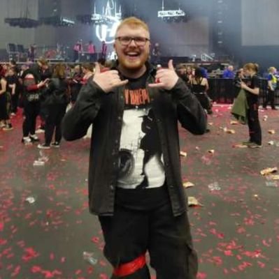 Devout Limerick man.
Born to play guitar forced to play bass 🎸
Cut My Lip Enthusiast |-/
Finn to win the rumble 2026
Kross to win a match 2025