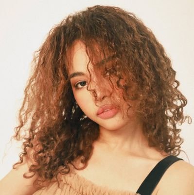 🐻. ┊ 𝖡𝗅𝖺𝖼𝗄/𝖠𝖿𝗋𝗂𝖼𝖺𝗇 𝖠𝗆𝖾𝗋𝗂𝖼𝖺𝗇 • 𝟤𝟢 (𝗒𝗈𝗎𝗇𝗀 𝖺𝖽𝗎𝗅𝗍) • 𝖬𝗎𝗌𝗂𝖼 𝗌𝗍𝖺𝗇 •