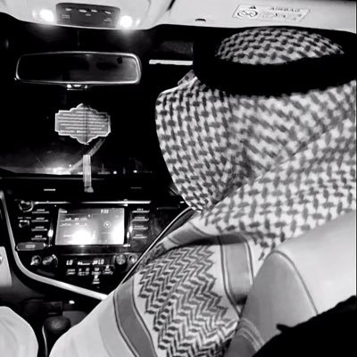 i5iu6's profile picture. "ضايعين بين مشاعرنا وتفكيرنا"