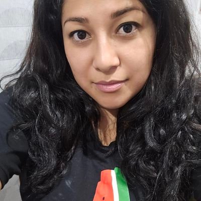 CaitkaV12's profile picture. 