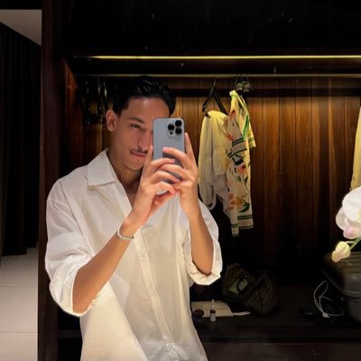 meshallj's profile picture. 