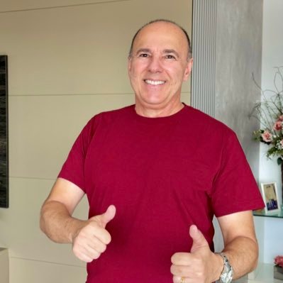 De Olho d’Água das Flores, Alagoas. Filho de Dona Anna e “Seu” Humberto. Engenheiro, Prefeito 3X, Apaixonado por OAF!💛
