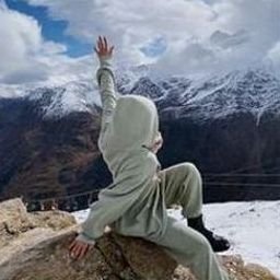 Cogee695403's profile picture. 