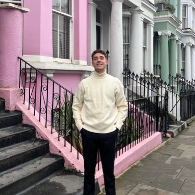 maarc_rl's profile picture. Algunos heroes no llevan capa, simplemente llevan una botella de Jägermeister