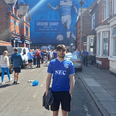#EFC | @theblues_nsn0
Freelance Journalist ✍️ - @vavel
Business Management 🎓 - @LivUni