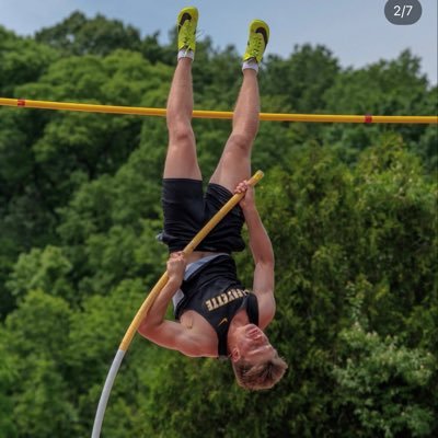 Lafayette HS - MO - C/O 2026 - 4.85 wGPA - 32 ACT - Football LB 6’0 180/Pole Vault 12 FT PR 400m 55.0