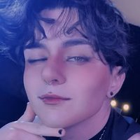 Alek (@alekslxtvampyr) 's Twitter Profile Photo