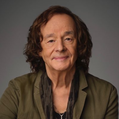 Singer/songwriter and musician. Lead singer of @rockhall inductees @thezombiesmusic. Touring in the US with Rooney for Hung Up On A Dream ↙️