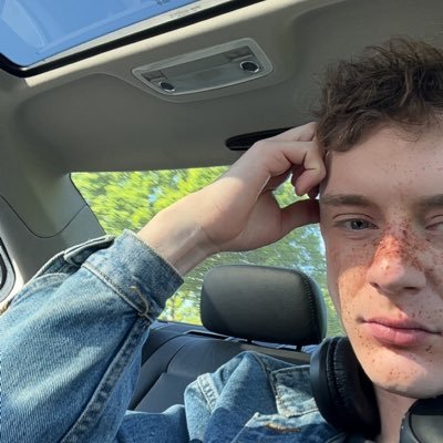 Hi I’m Finley :) | Twink from Germany🇩🇪 | Kinky | Horny | Vers | NFSW | DM for more