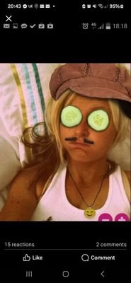 Linda7HS's profile picture. 