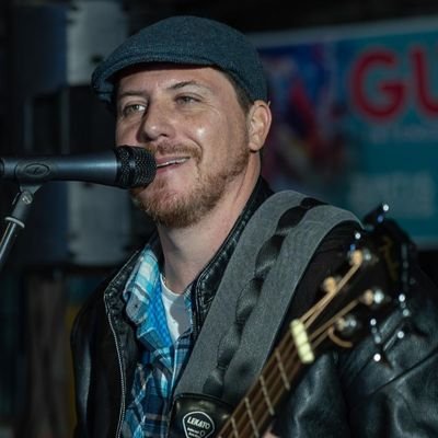 MartinSuarez_82's profile picture. Técnico en Comunicación Social / Periodista y conductor / Relator y comentarista deportivo / Cantante y Músico / Gestor Cultural / Padre de dos lindos hijos