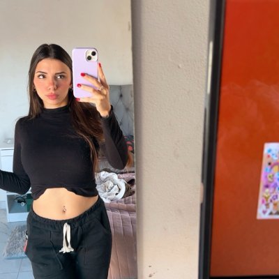 cassysmirnoffs's profile picture. 18 || los angeles
taurus ♉️
deep talks? hit me up