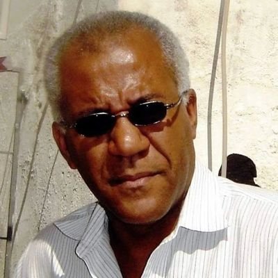 Apaixonado por animais; A FAVOR da Vida; do Meio-ambiente, da Saúde. Me divirto com as letras e imagens. CONTRA: Armas, calúnias, fake news e outros maleficios.