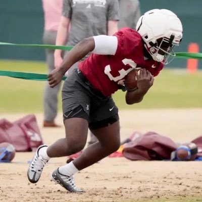 ΩΨΦ Running back at The University of Alabama 5’9 205lb -3.5gpa 4.5 40yd Email:jessie.washington111@yahoo.com Number:478-804-2114 Work :478-501-2620.