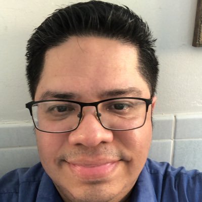 Proud Geek. Fan of Marvel & DC, Doctor Who, Dragonball, Dragonball Z, Breaking Bad, The Walking Dead, Videogames, Batman, Manga/Anime, Cosplay/Cosplayers.