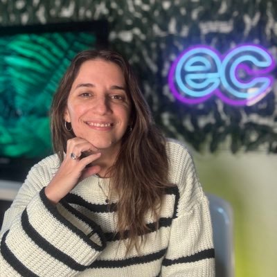 Periodista ambiental y documentalista. Directora de @escronica. Escribí en @elpais_america. Ex editora de Ecología en Perfil.