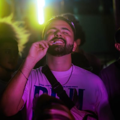 yuhgoo_'s profile picture. eu ainda escrevo emojis ;)